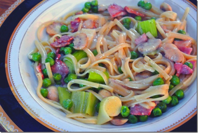 Linguine with bacon, mushrooms, leak and pea sauce - Dec 2012